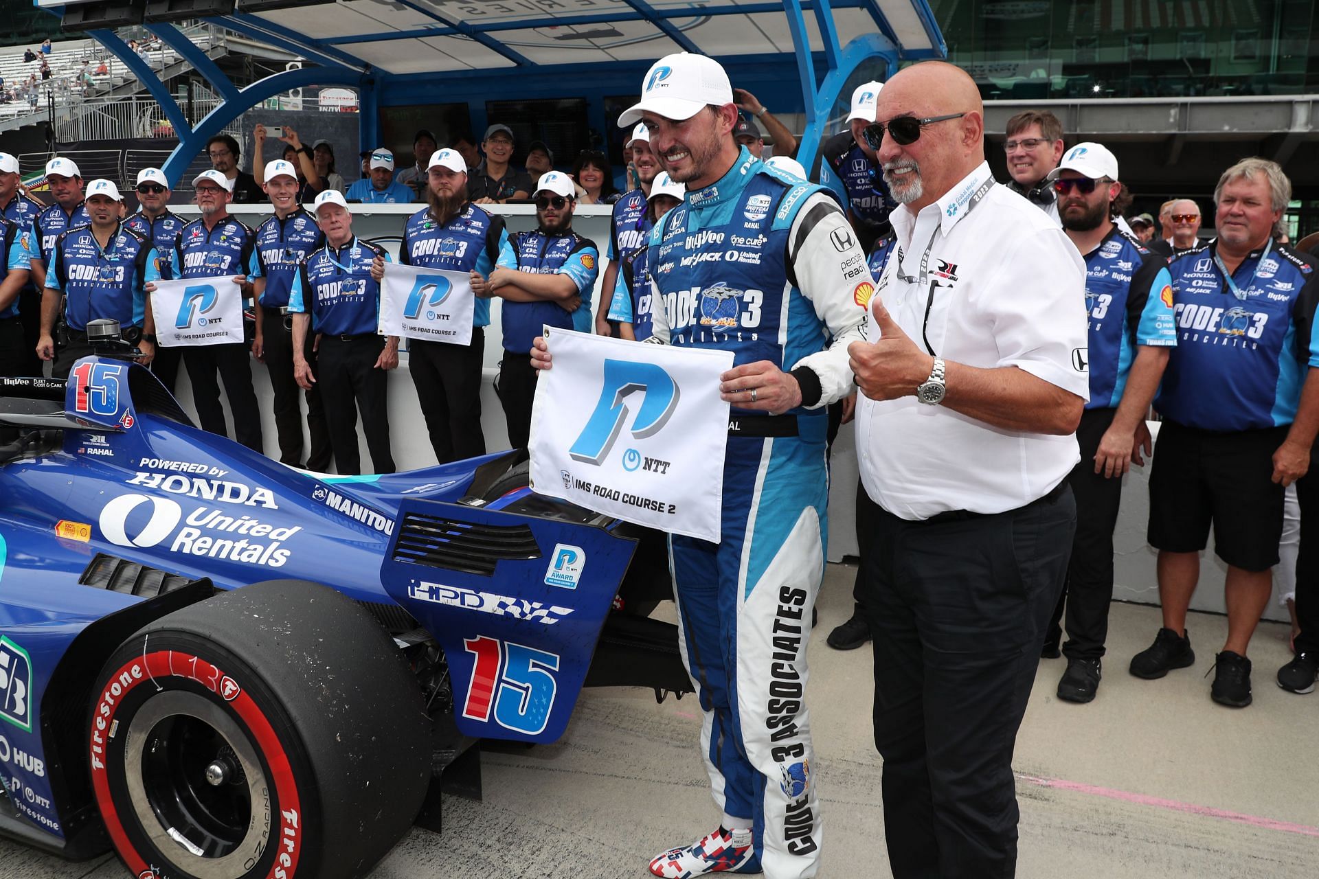 Graham Rahal with his dad, Bobby Rahal, at the IndyCar Gallagher Grand Prix - Source: Getty
